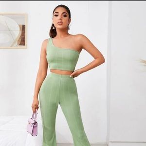 BRAND NEW Mint green 2 piece set